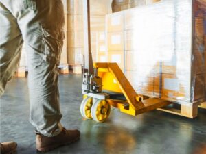 Załadunek i rozładunek towarów w branży logistycznej